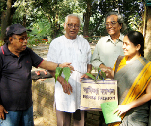 দ্বিজেন শর্মা : চিরতরুণ অমেয় মানুষ