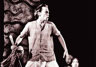 নিঃসঙ্গের যৌথতা বুকঝিম এক ভালবাসা ও মানুষেরা