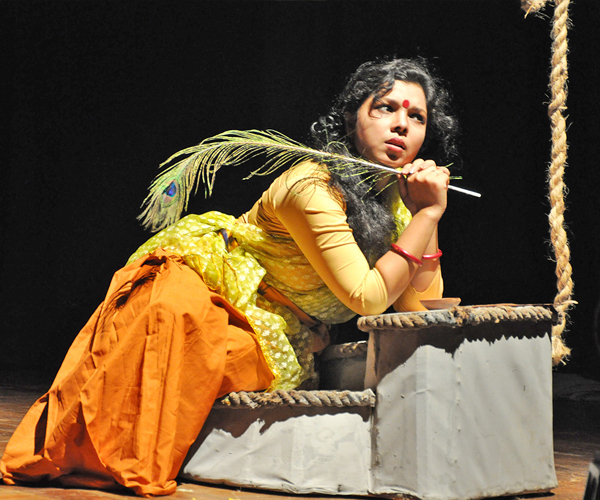 মণিপুর থিয়েটারের কহে বীরাঙ্গনা ও সাধনা – উপমহাদেশীয় সংস্কৃতি প্রসার কেন্দ্রের সীতার অগ্নিপরীক্ষা  পুরাণ ভাঙার পালা