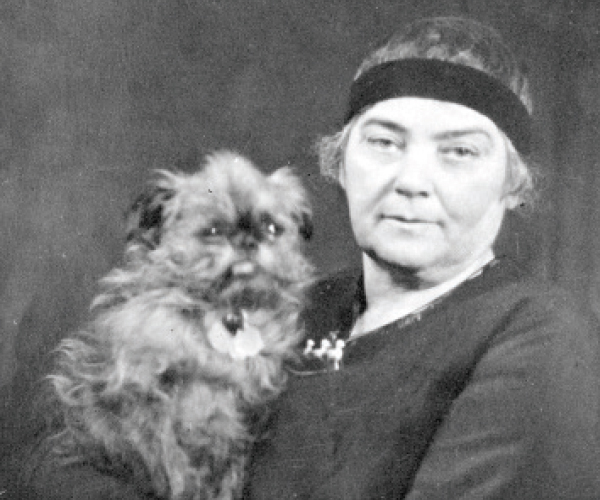 কানাডীয় চিত্রী-লেখক  এমিলি কারের রচনাসম্ভার