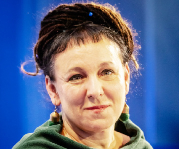 ওলগা তোকারচুক : বিশ্বাসঘাতক ও দেশপ্রেমিক