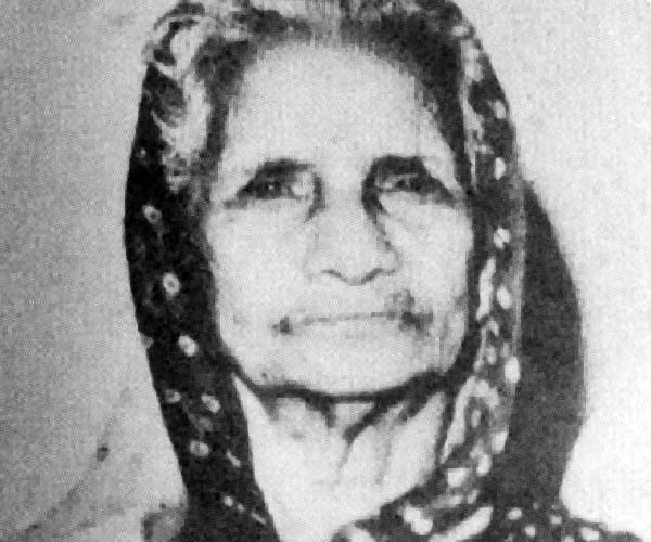 সকলের আশ্রয়-মা