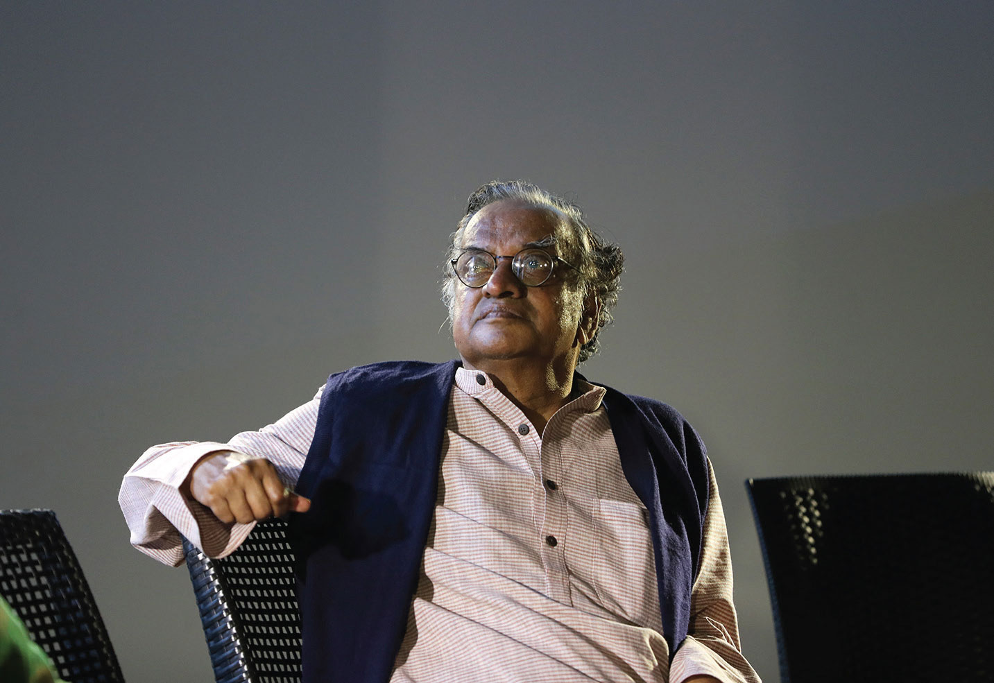 মিত্রমশায়, অন্য কিছু লিখুন