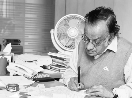 পোড়োজমির ভেতর দিয়ে, ভুবনডাঙার দিকে : মাহমুদ আল জামানের 888sport app download apkসমগ্র