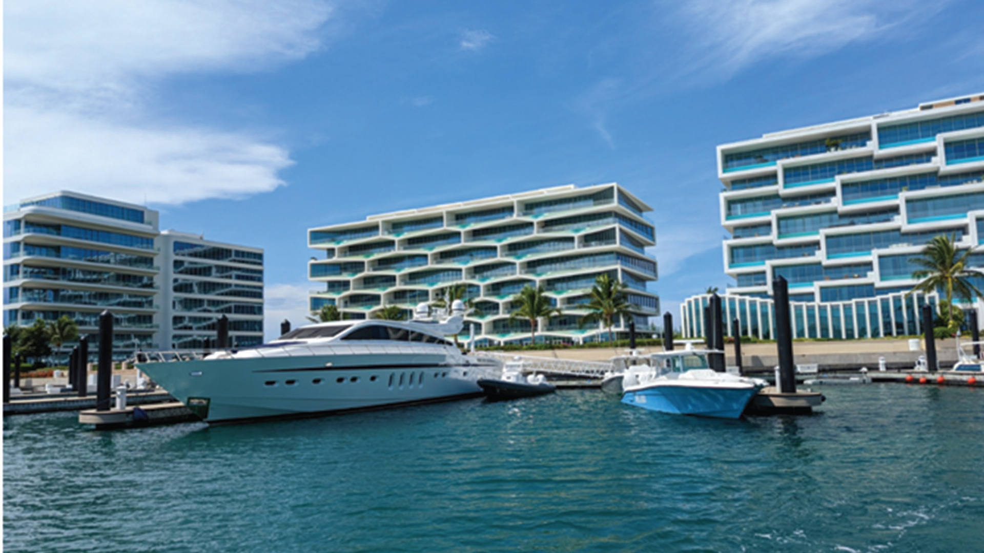 চার দিনের বিলাসিতা এবং চার ঘণ্টায় শহর দেখা