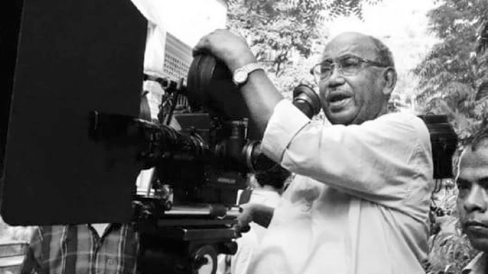 তরুণ মজুমদার : স্বভাবতই স্বতন্ত্র